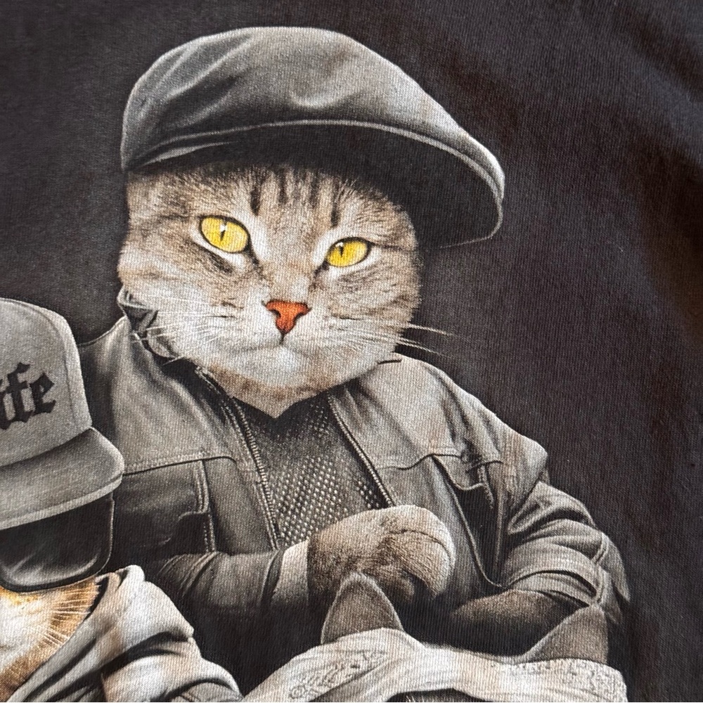 D.O.M. “Hug Life Cats” Graphic T-Shirt – Size L - Picture 7 of 9